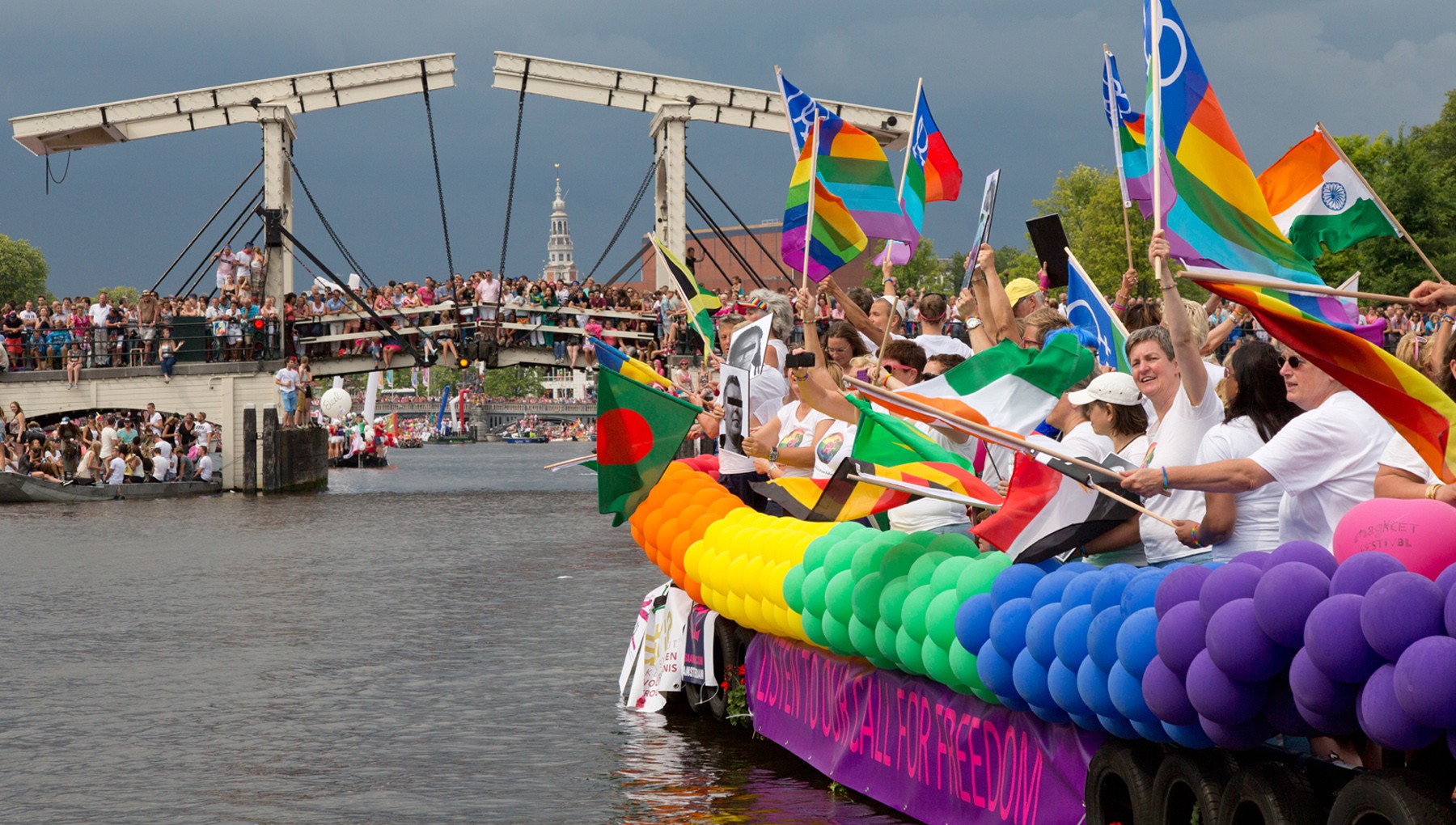 Gay parade – What's up with Amsterdam