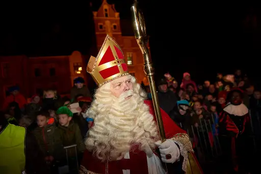 Avondintocht Sinterklaas op kasteel Cannenburch