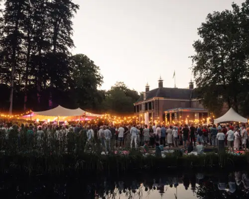 Magische kampvuurconcerten bij kasteel Cannenburch