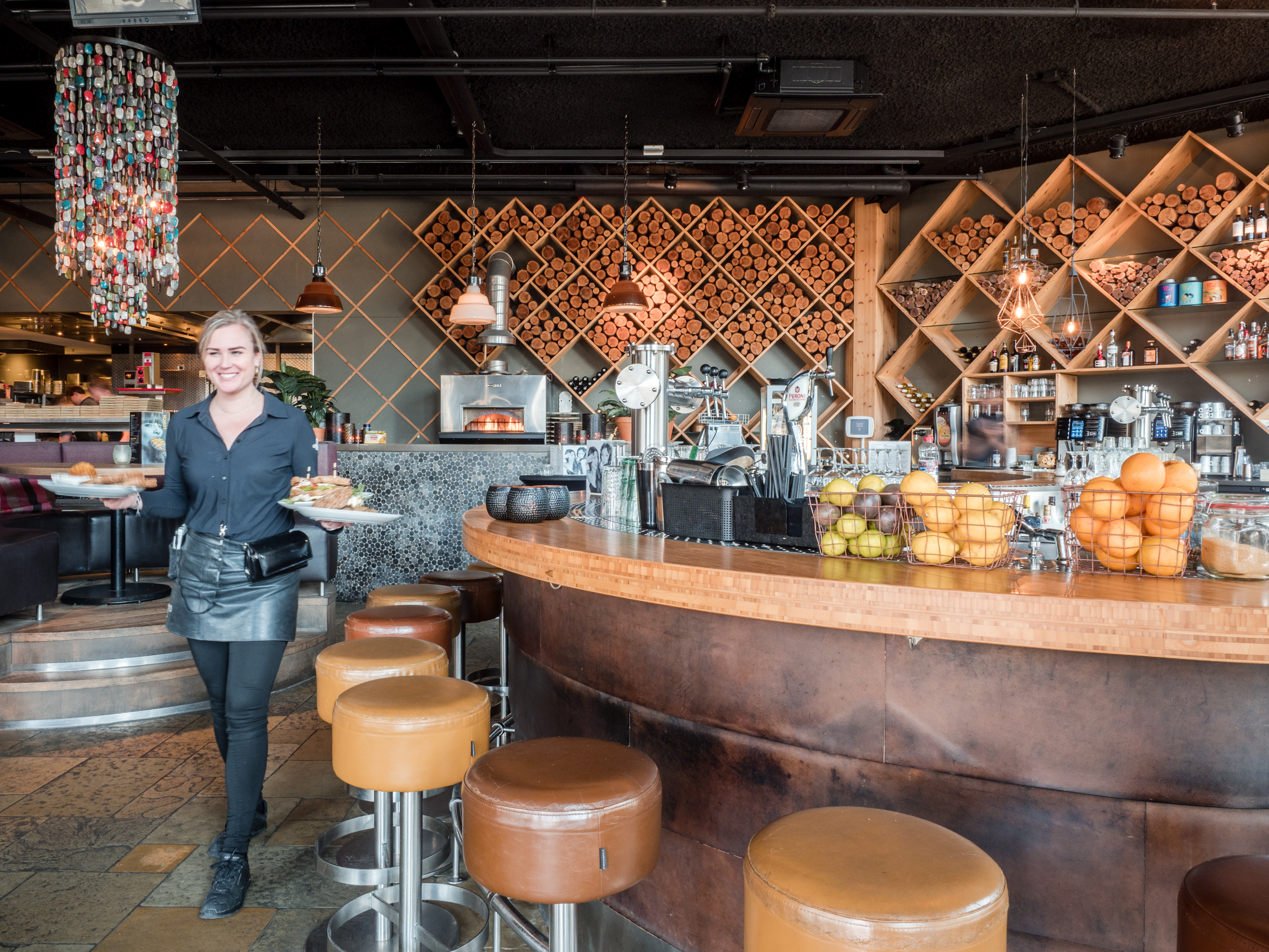 Wonders interieur + serveerster