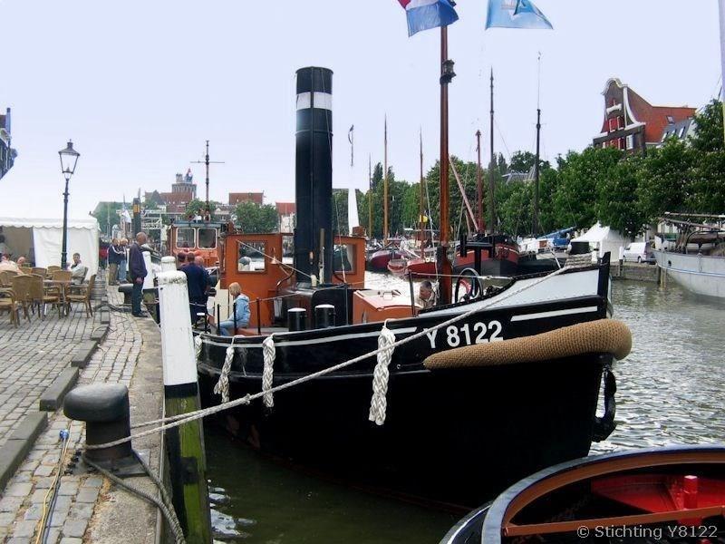 Stichting Y8122