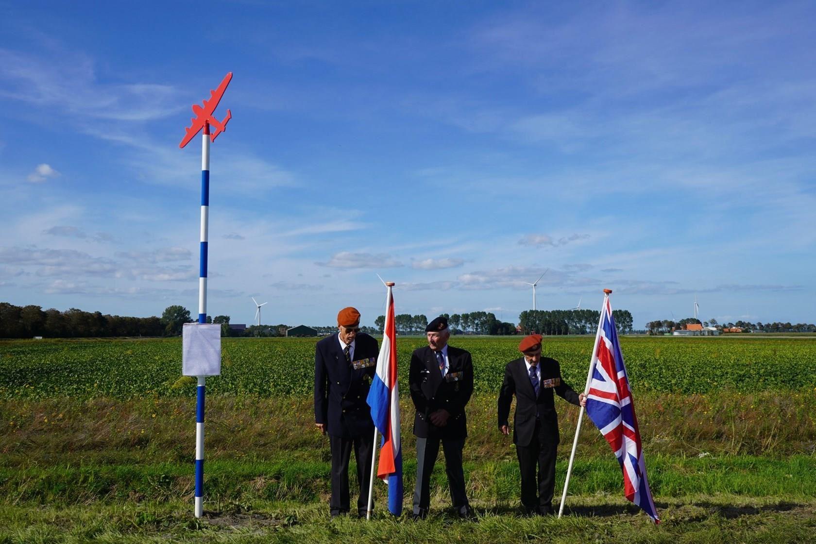 Herdenkingspalen Hollands Kroon