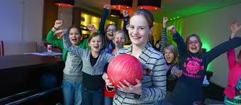 Bowlende kinderen bij De Waerd Bowling en Events