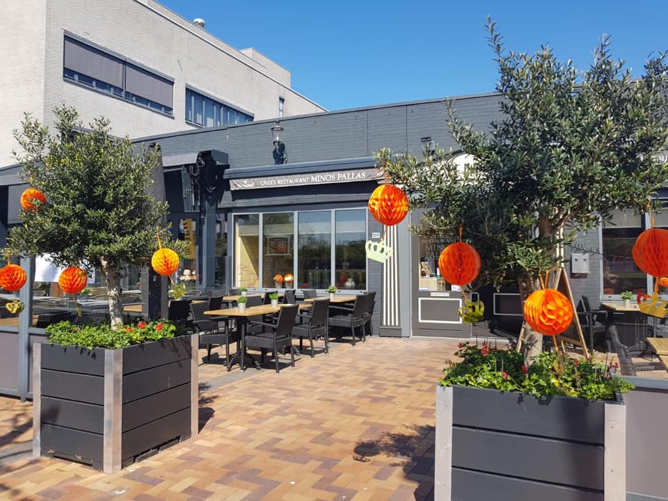 Buitenkant Grieks Restaurant Minos Pallas