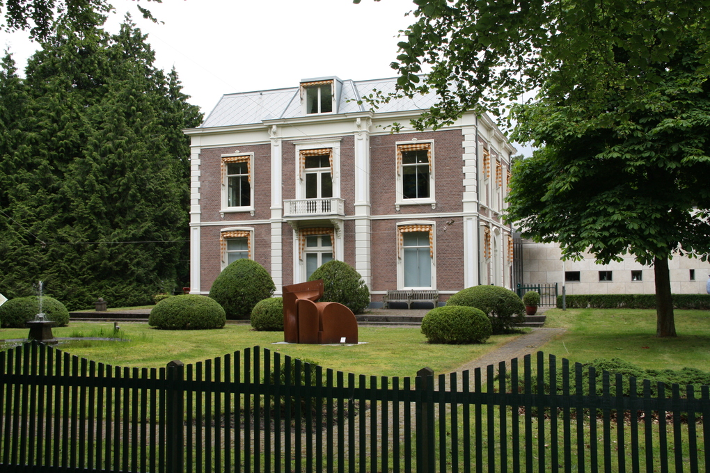 KunstenaarsCentrumBergen | Present