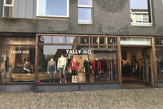 Gevel van Tally Ho in Egmond aan Zee