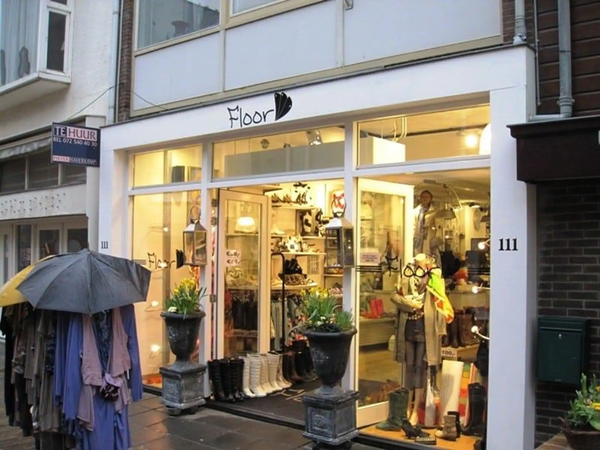 Buitenkant van winkel Floor Mode