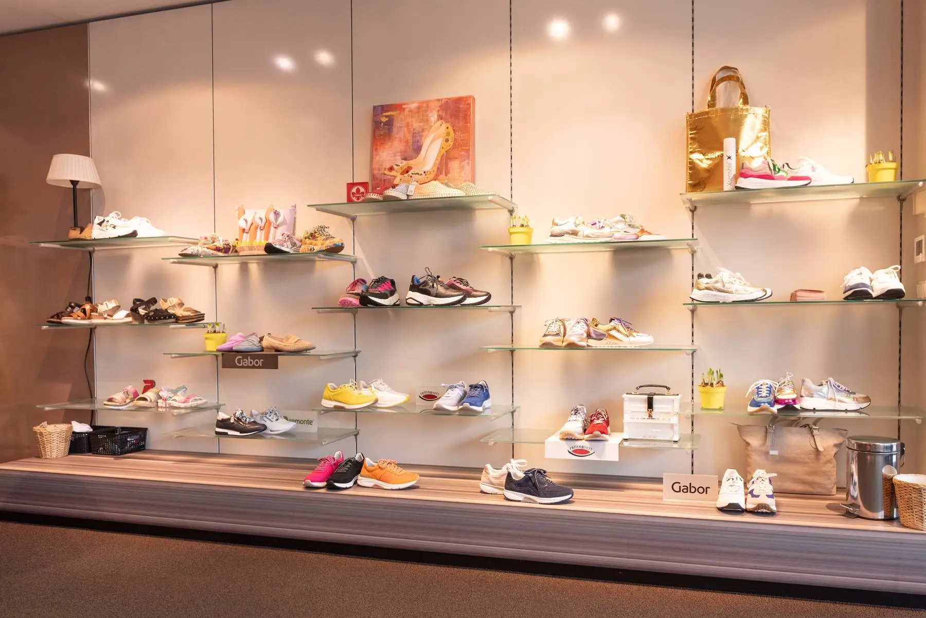 Schap met schoenen in Mels Schoenmode