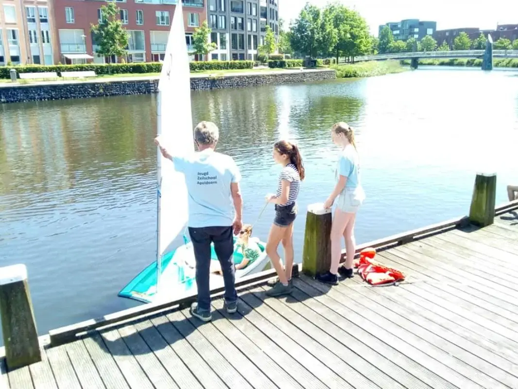 Zelf zeilen op het kanaal centrum Apeldoorn