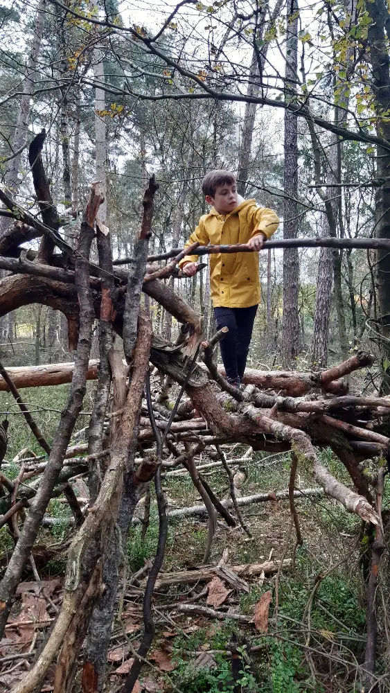 Hutten bouwen op ’t Leesten