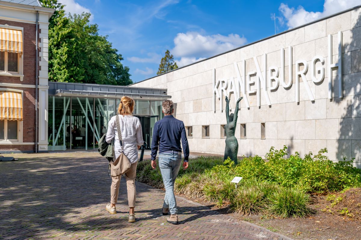 Lezing Charlotte Caspers en Amber Veel