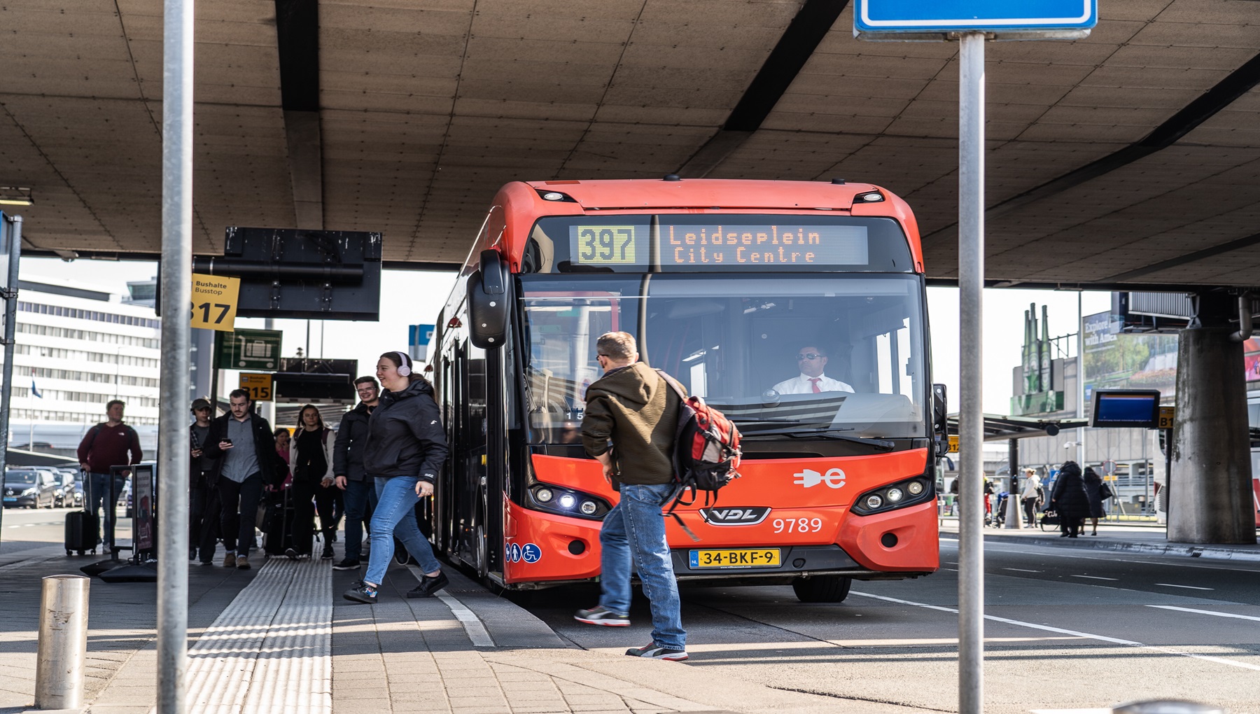 Autobusom z letiska Schiphol do Amsterdamu: Pohodlná a cenovo dostupná alternatíva - hlavný obrázok