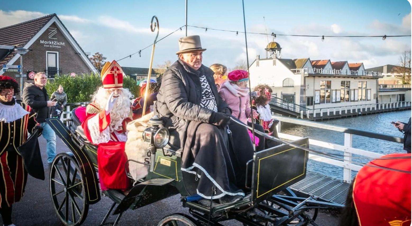 Sinterklaas op de route door Langedijk