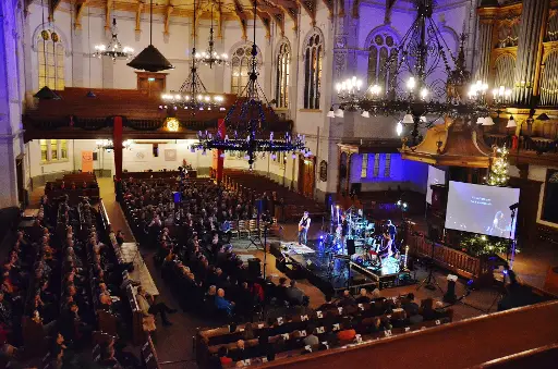 Top2000-kerkdienst in Grote Kerk Apeldoorn: Breaking the Wall