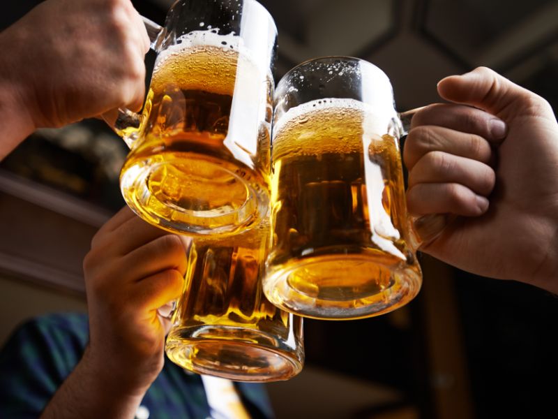 Proosten met Bier