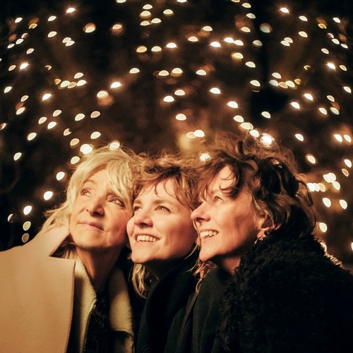 The Lasses & Leoni - A Celtic Winter