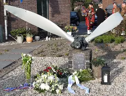 Herdenking 80 jaar bevrijding bij monument ‘de Propeller’