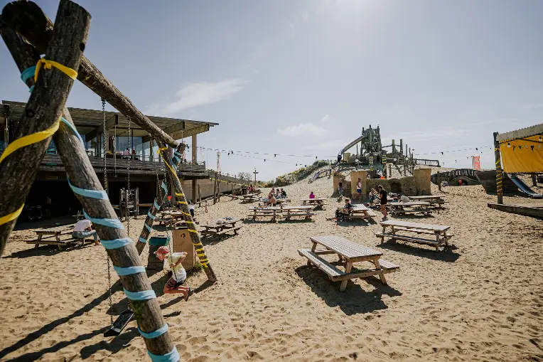 Speeltuin bij Gestrand