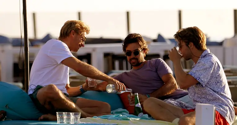 Bernie's Beach club