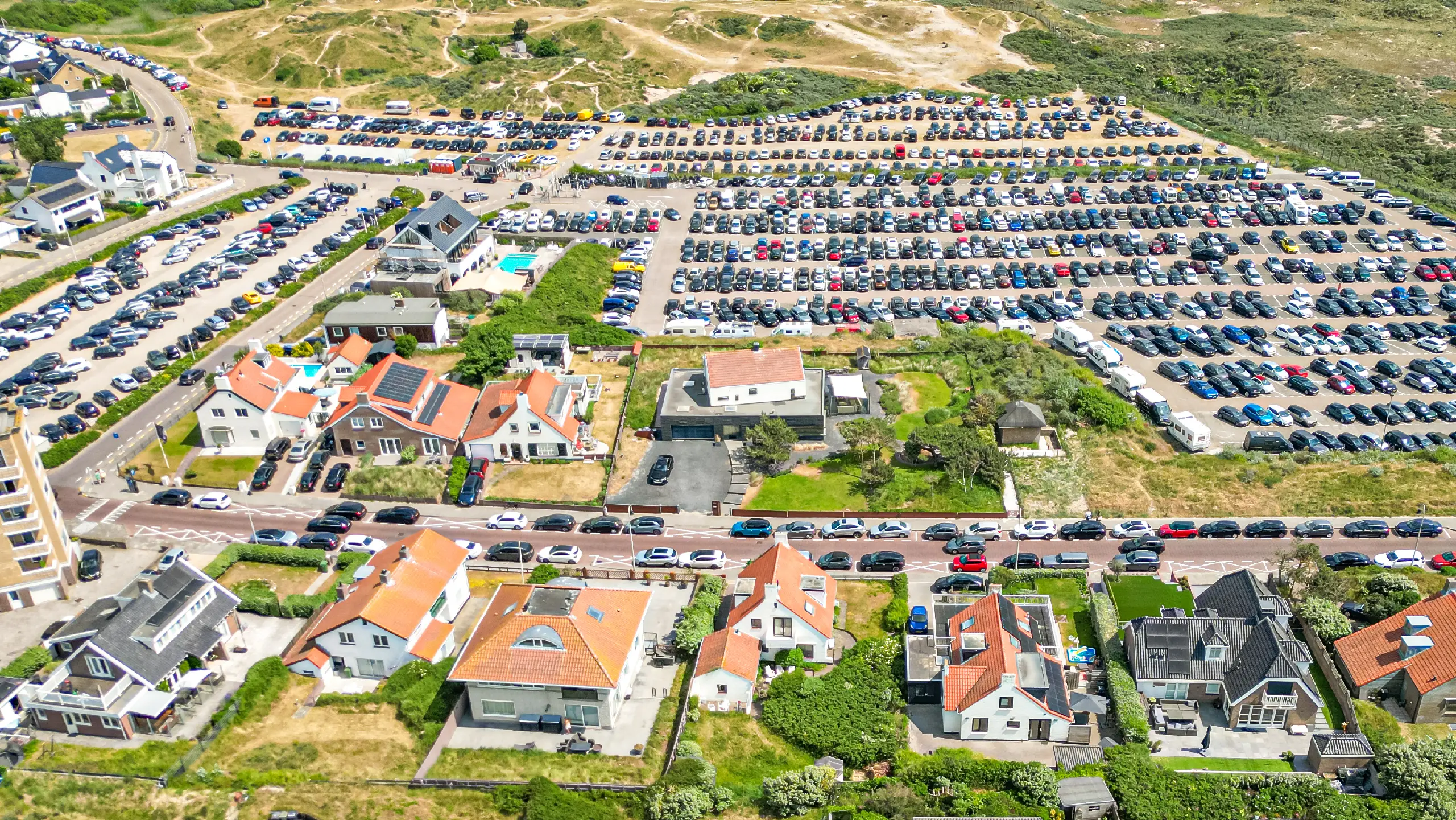 Drone Shot van parkeerterrein De Zuid, Zandvoort