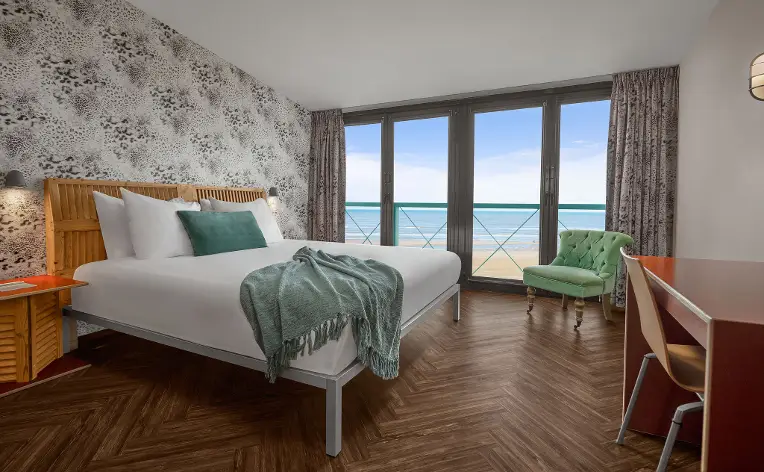 BeachHouse Hotel