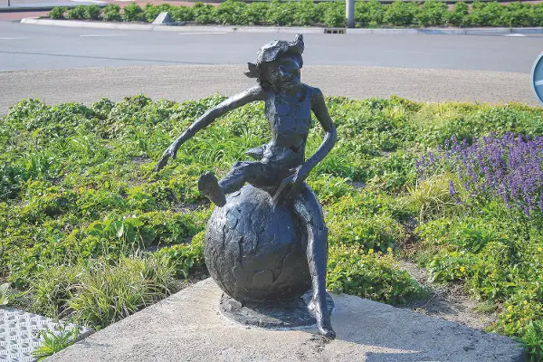 Meisje op skippybal, 1975