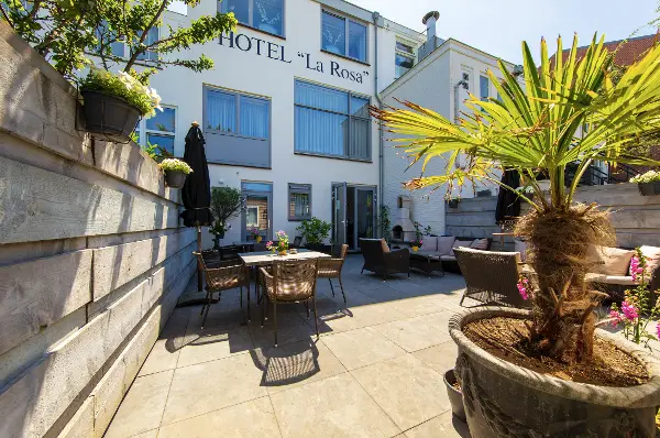  © Hotel La Rosa