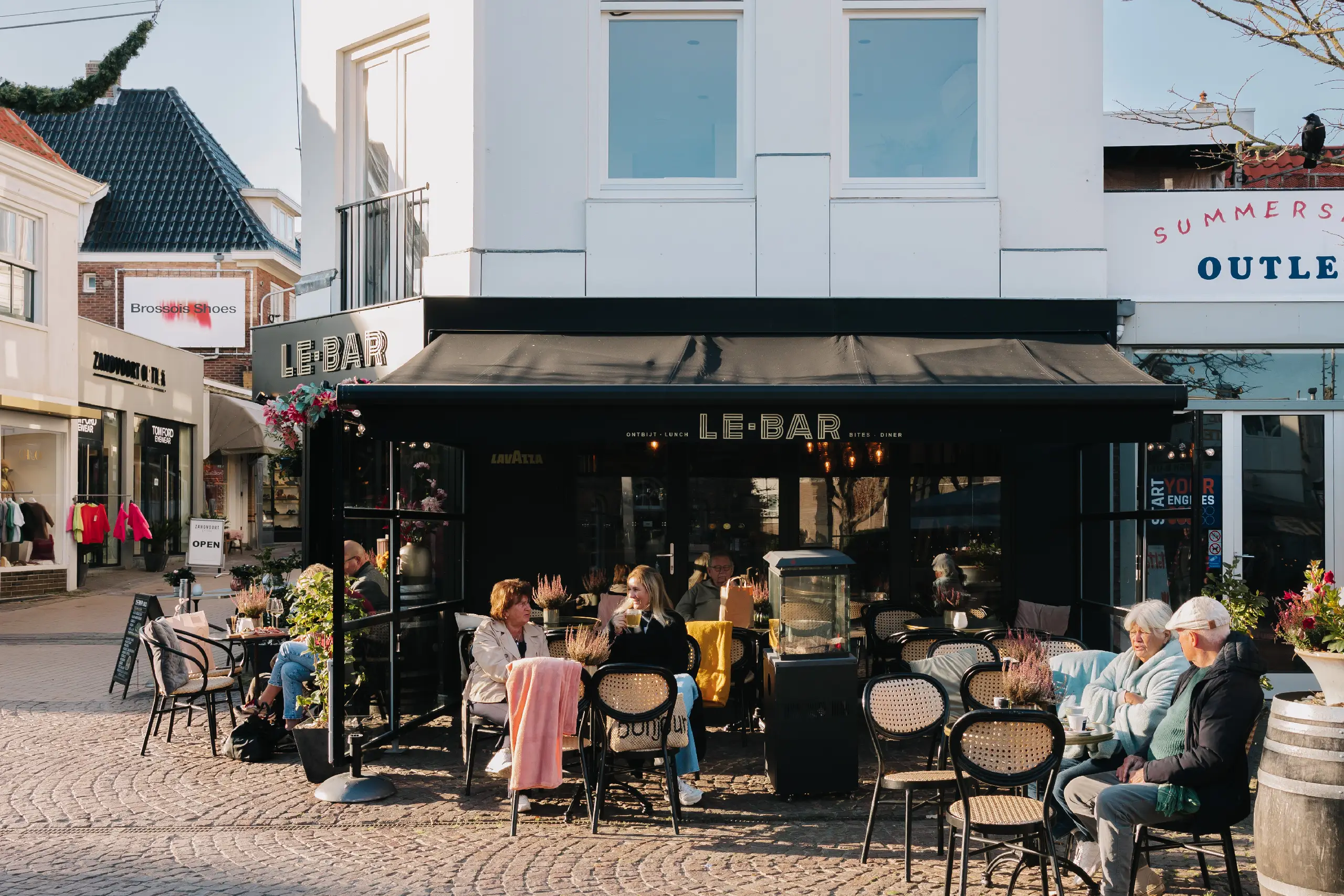 Le Bar