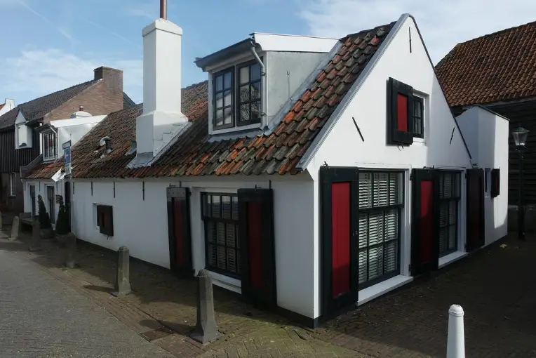Achterom 1, oude smederij van Dorsman