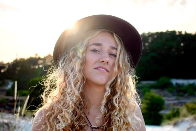 Singer-songwriter Rose Marin met band Georgia Bucks