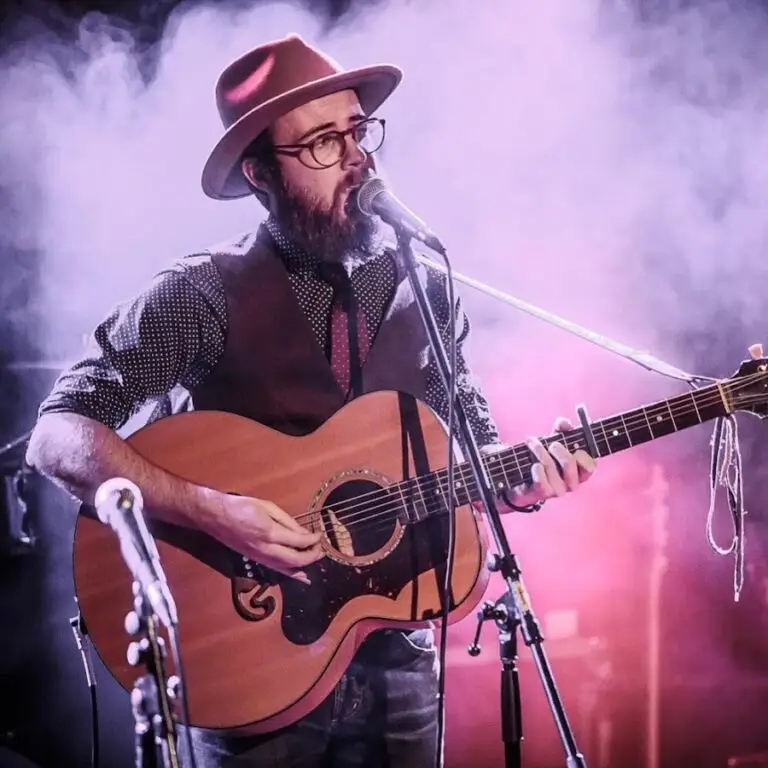 Singer-songwriter Jasper Schalks in De Alkenaer
