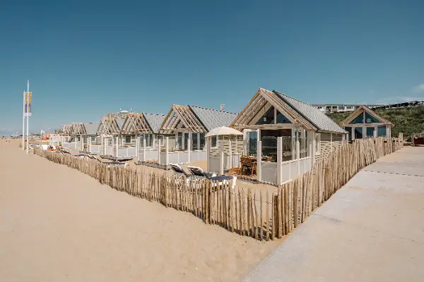 Strandhuisjes van strandtent Thalassa
