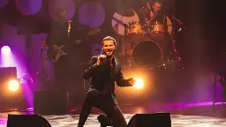 BOUKE ROCKS ELVIS