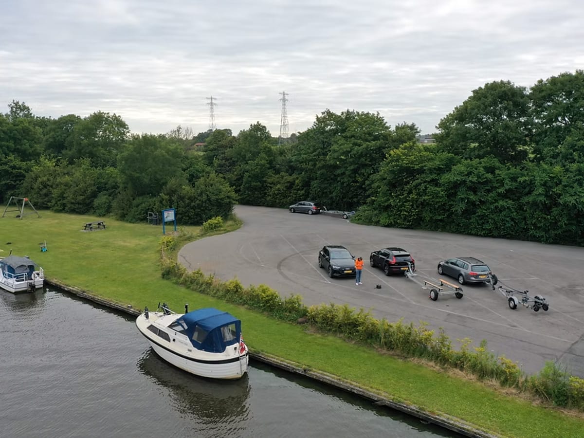 Boot aan de kade