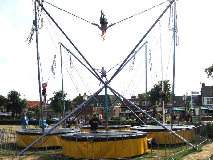 Bungytrampoline springen