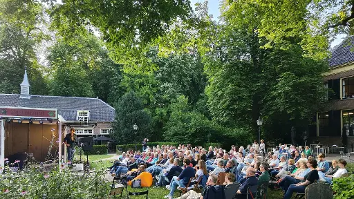 Orpheus Trakteert