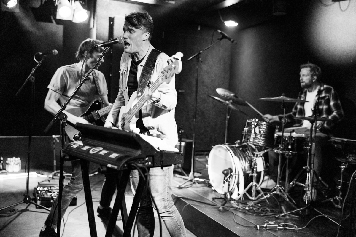 Taverne Live: Afterglow en Moon Unit