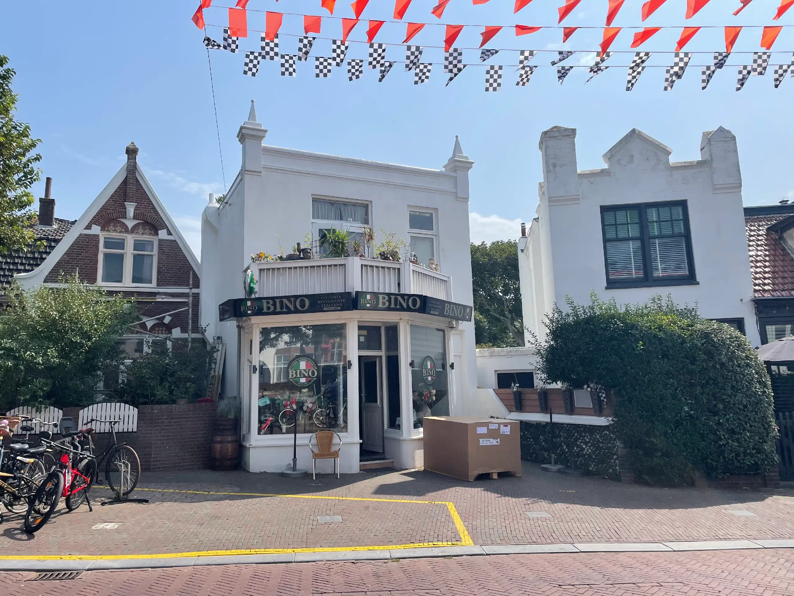 Pizzeria Bino voor pizza, pasta, spareribs en meer.