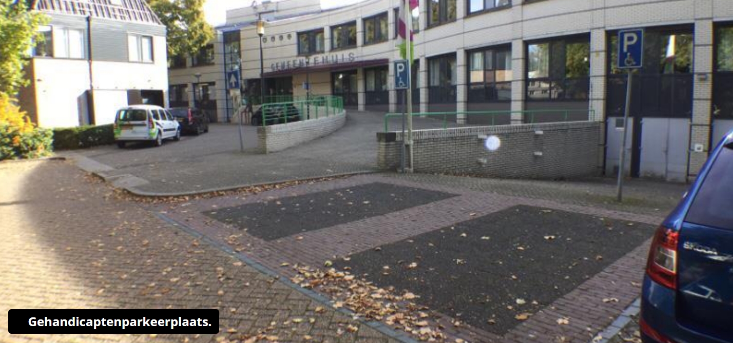 Gehandicaptenparkeerplaats Raadhuisplein