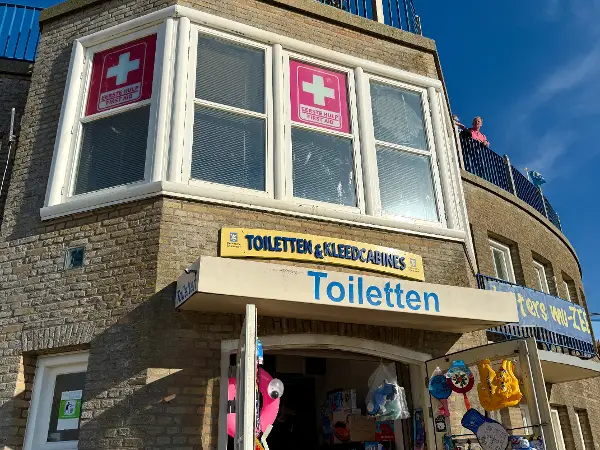 Toiletten en kleedcabines de rotonde in Zandvoort