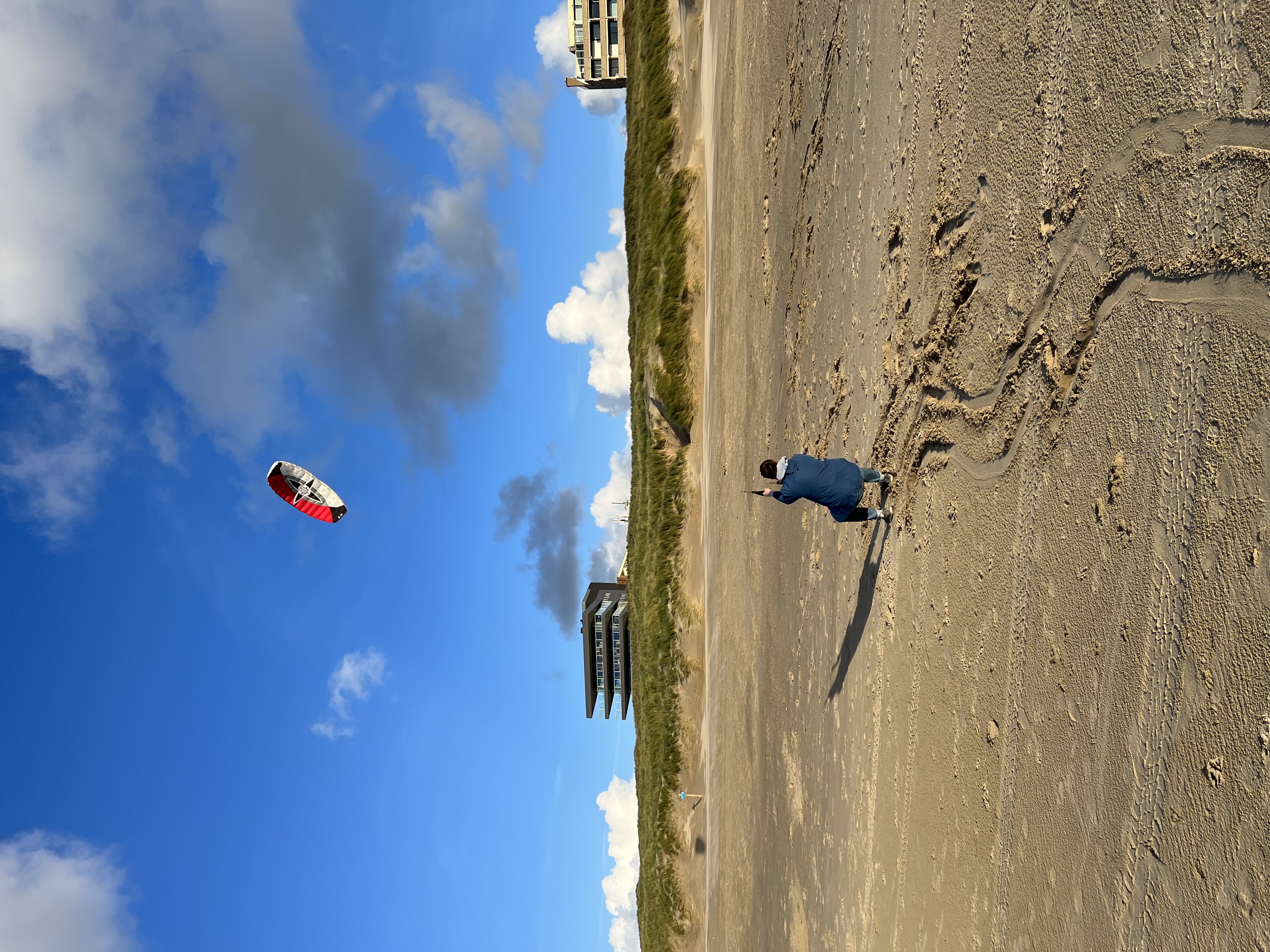 Kitesurfen bij Backyard Beach