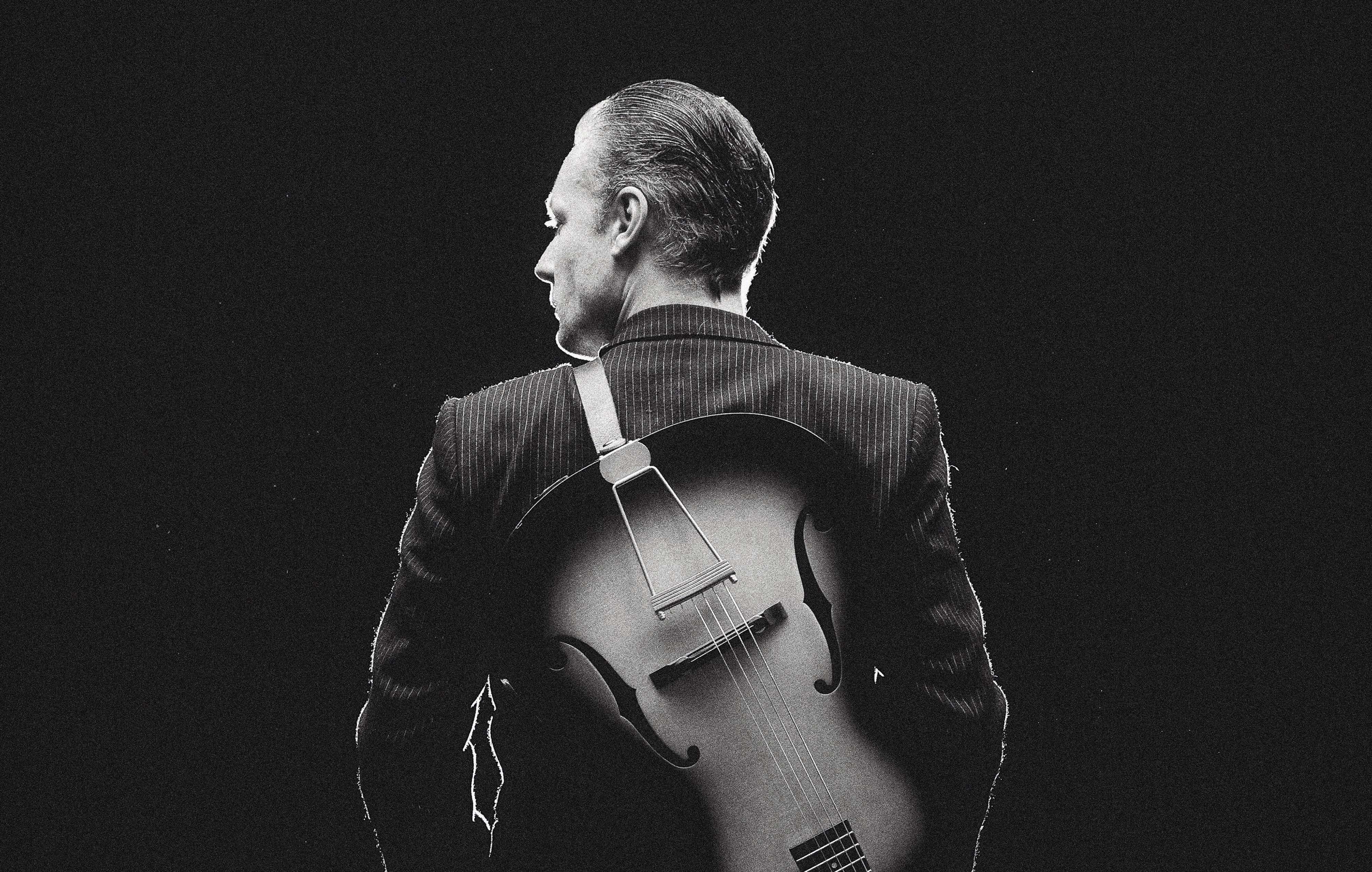 Sunday Tones: Viktor Griffioen