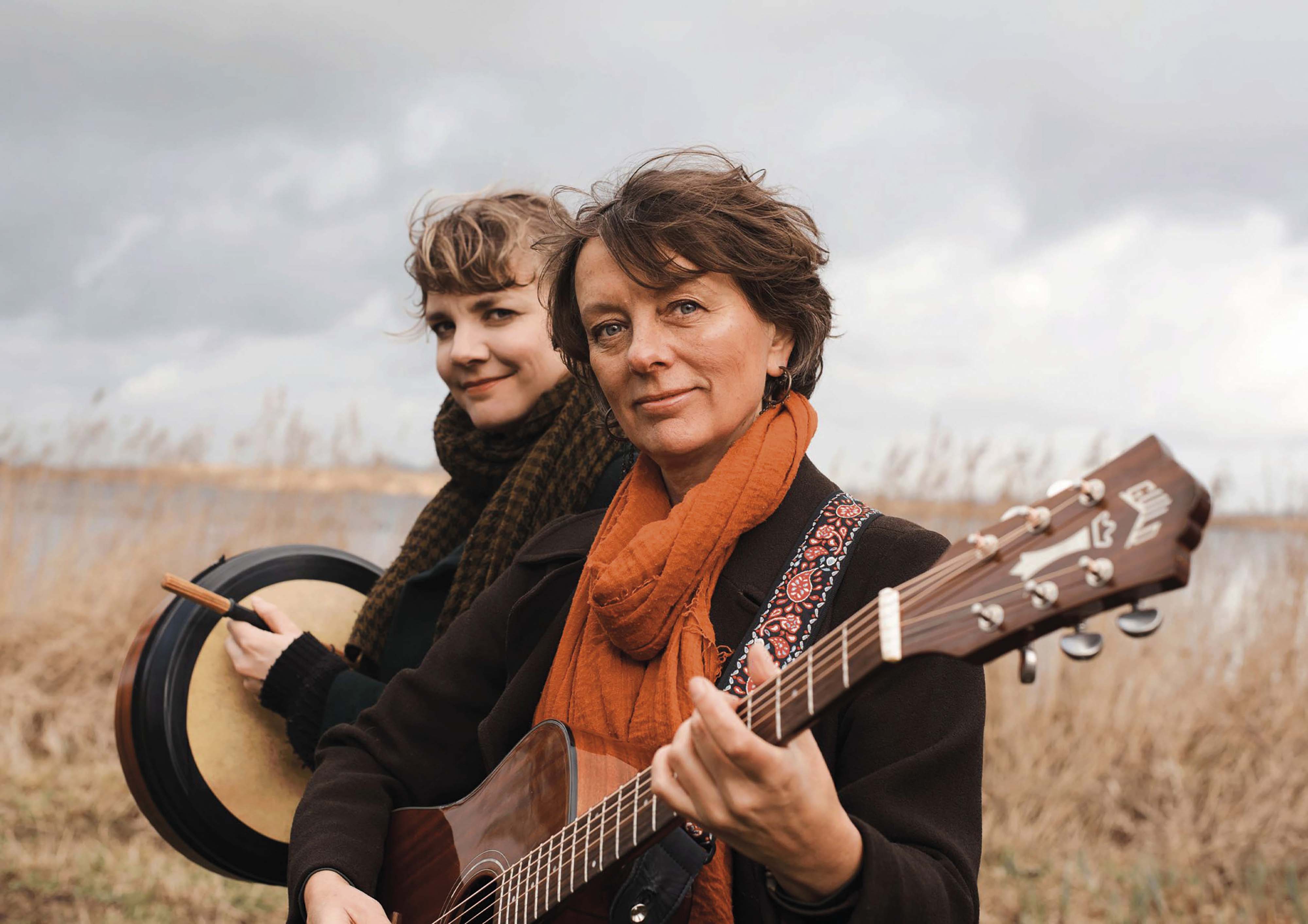 Sunday Tones: The Lasses