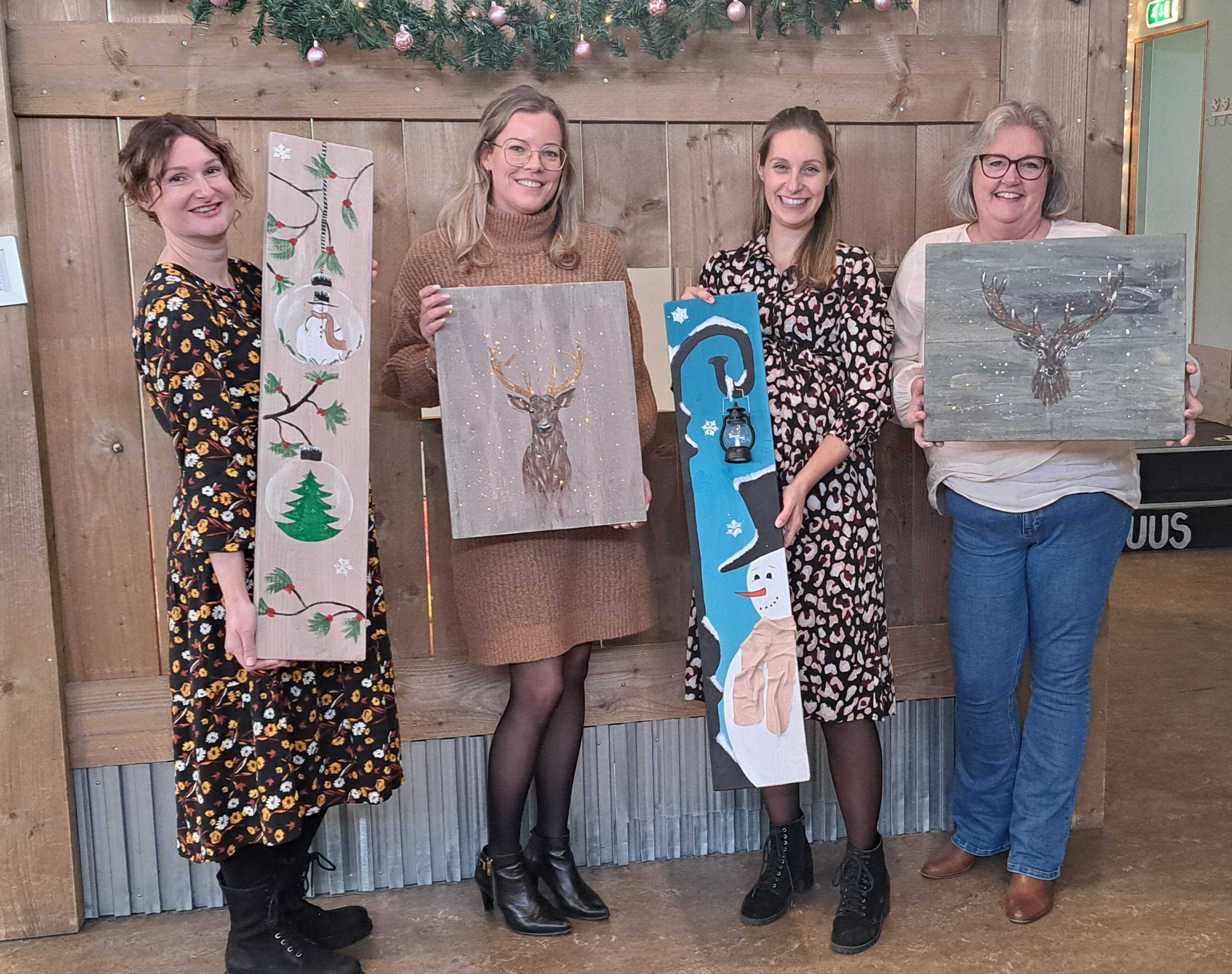 Kerstworkshop Steigerhout Schilderen bij Atelier by Tante Suus