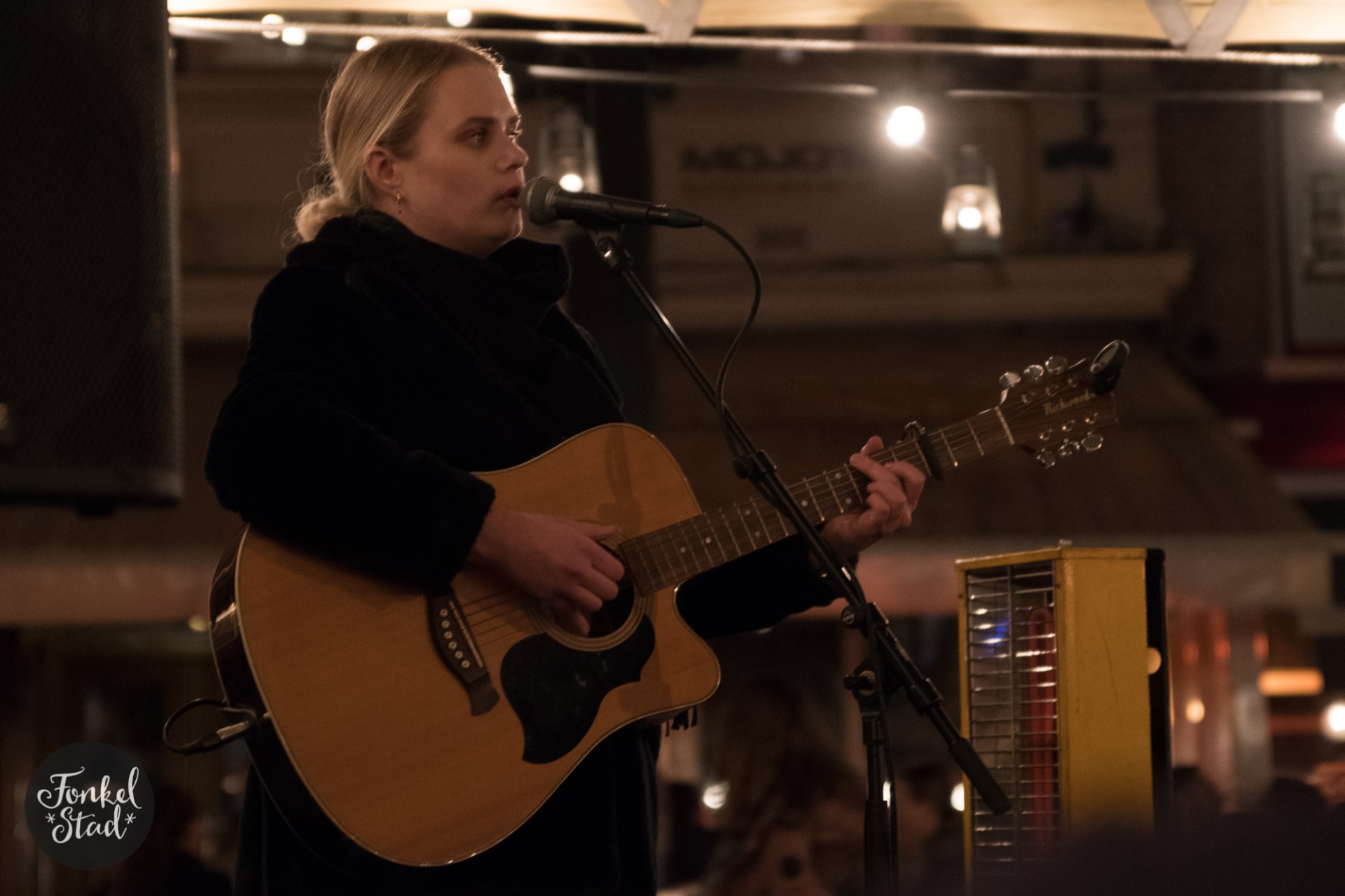 Singer-songwriters (Artquake) door de Laat en Langestraat