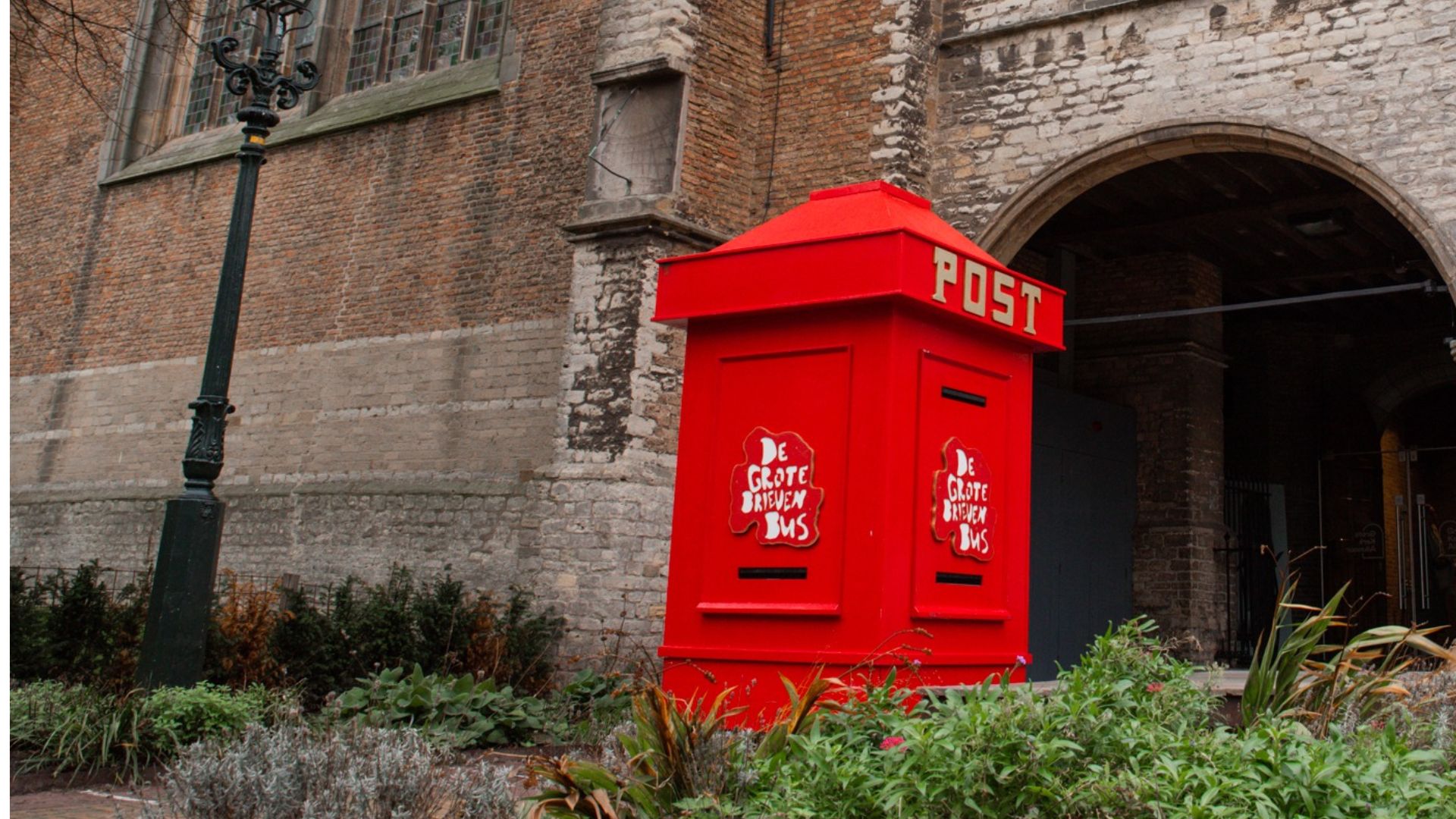 Kerstbrievenbus voor ouderen