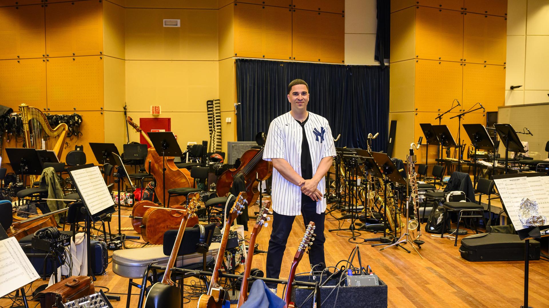 Metropole Orkest ft. Nabil - Live