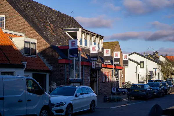Enorm ijzerhandel Zandvoort
