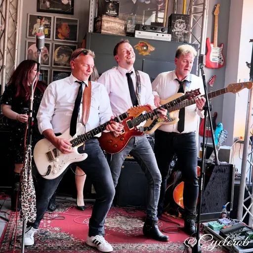 Single release party Handsome Molly