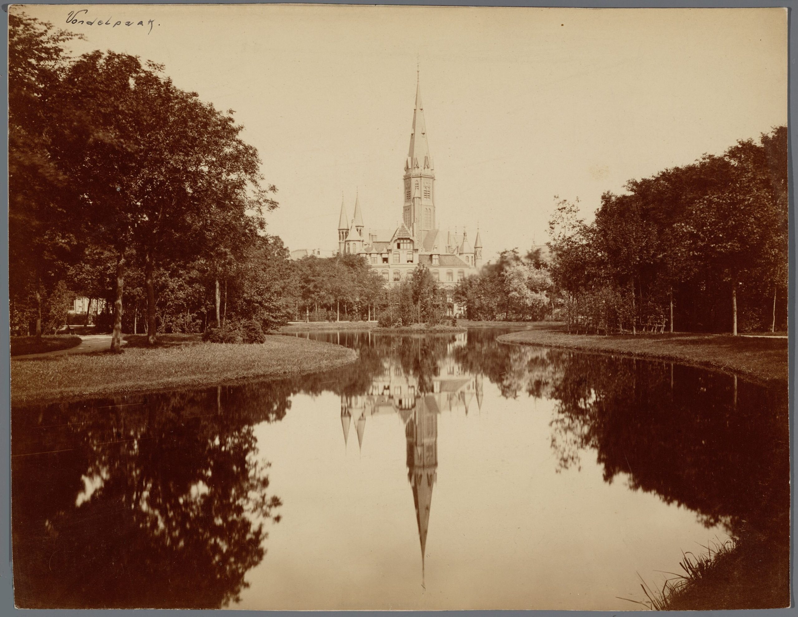 Toekomst van de Vondelkerk